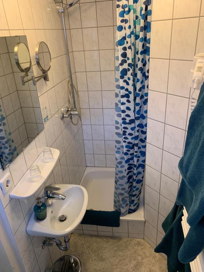 Zum Armen Mann Bed & Breakfast Düsseldorf Dış mekan fotoğraf