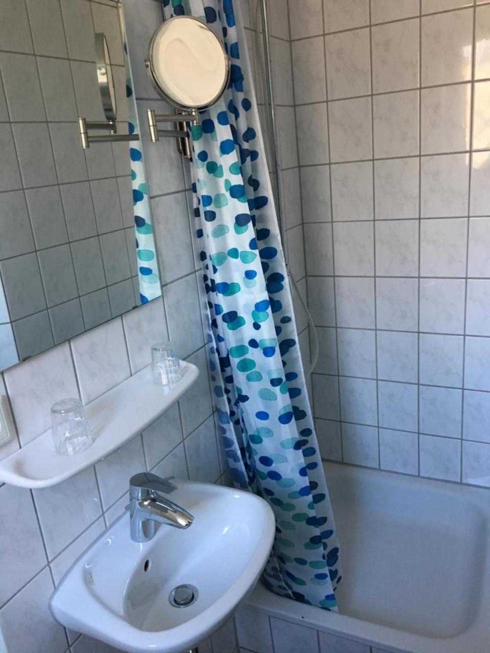 Zum Armen Mann Bed & Breakfast Düsseldorf Dış mekan fotoğraf