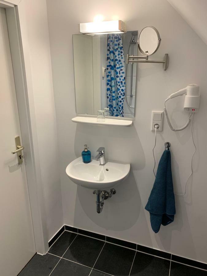 Zum Armen Mann Bed & Breakfast Düsseldorf Dış mekan fotoğraf
